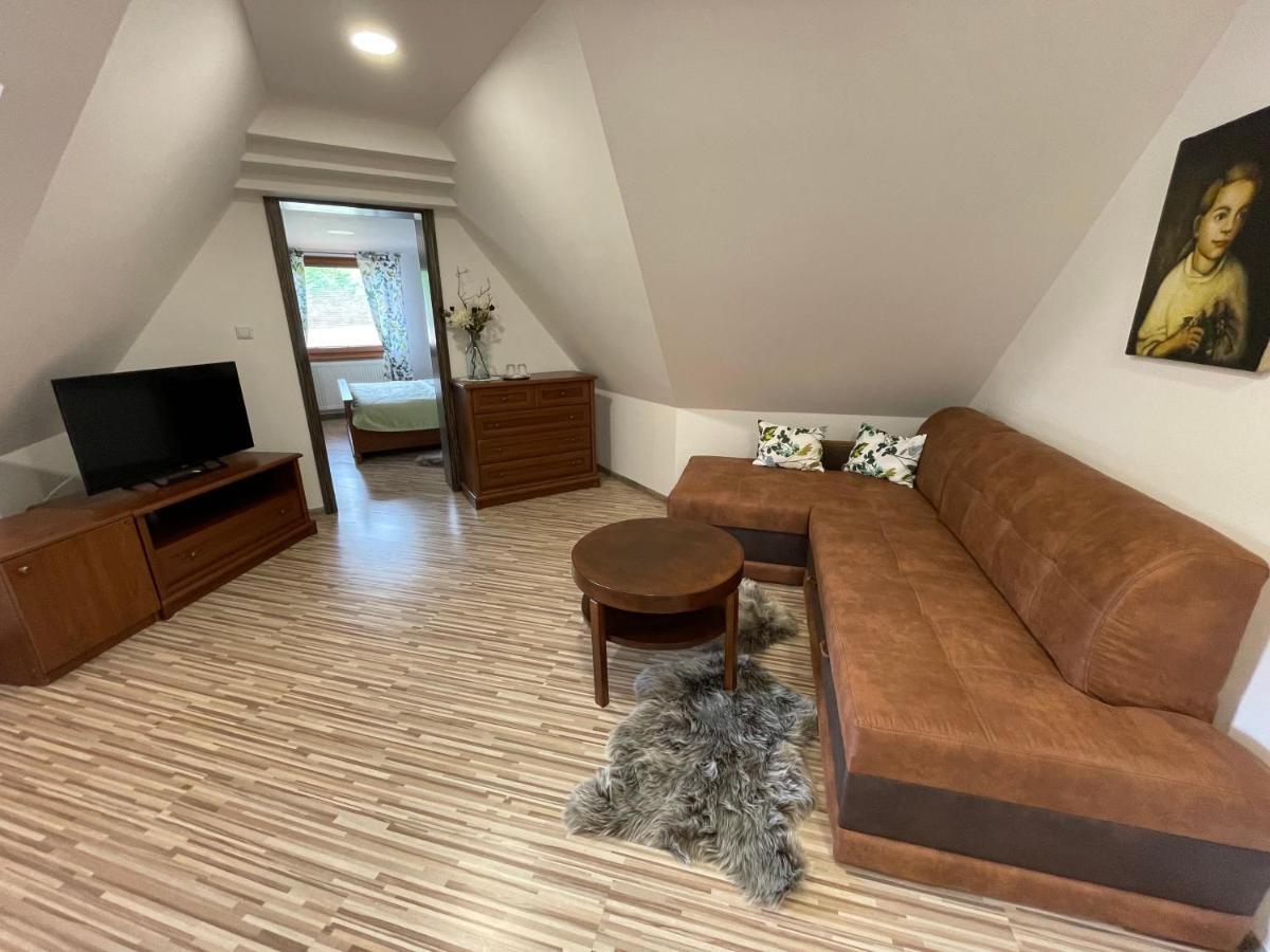 Penzion U Dvoch Levov Oravsky Podzamok Exteriör bild