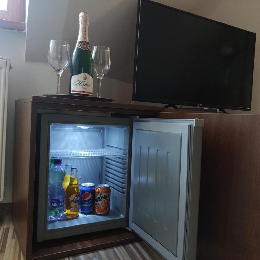 Penzion U Dvoch Levov Oravsky Podzamok Exteriör bild